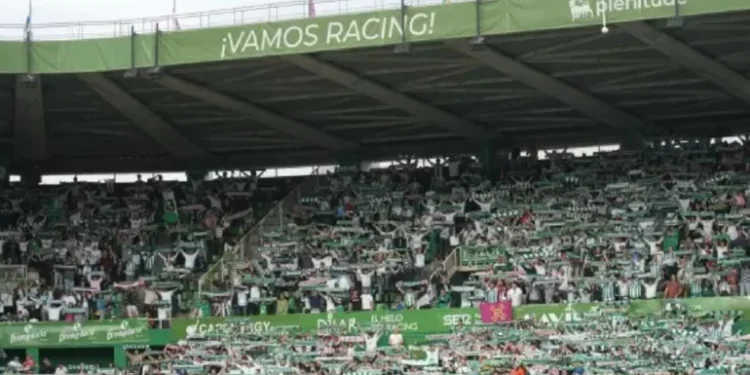 ¡Insólito! Pidió atender a un hincha que estaba muriendo y terminó expulsado