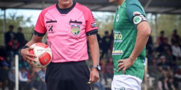 Petrolero cae ante Nueva Santa Cruz en un polémico partido