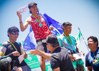 Noviembre, Mes Aniversario: Alcalde Brú premia a los ganadores de la exitosa Carrera Pedestre 15K en Yacuiba