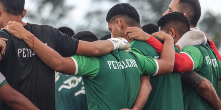 Petrolero arranca su camino en la Copa Simón Bolívar ante un clásico rival