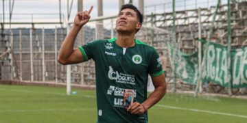 Petrolero golea 5-1 a Nacional La Pampa y se prende en la Copa Simón Bolívar
