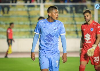 Fernando Mena recibe reconocimiento como promesa del fútbol chaqueño