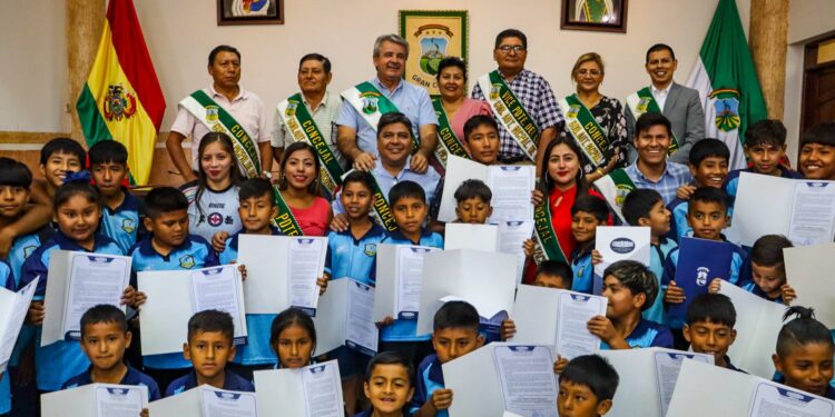 Deportistas yacuibeños reciben reconocimiento por sus logros nacionales e internacionales