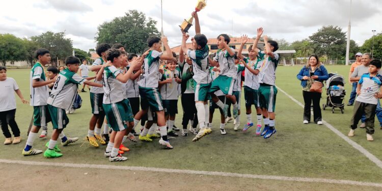Yacuiba se corona campeón departamental Sub-14 tras vencer a Villa Montes