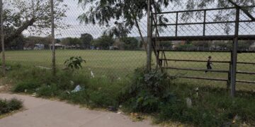 Canchas limpias: avanzan los trabajos de recuperación en espacios deportivos de Yacuiba